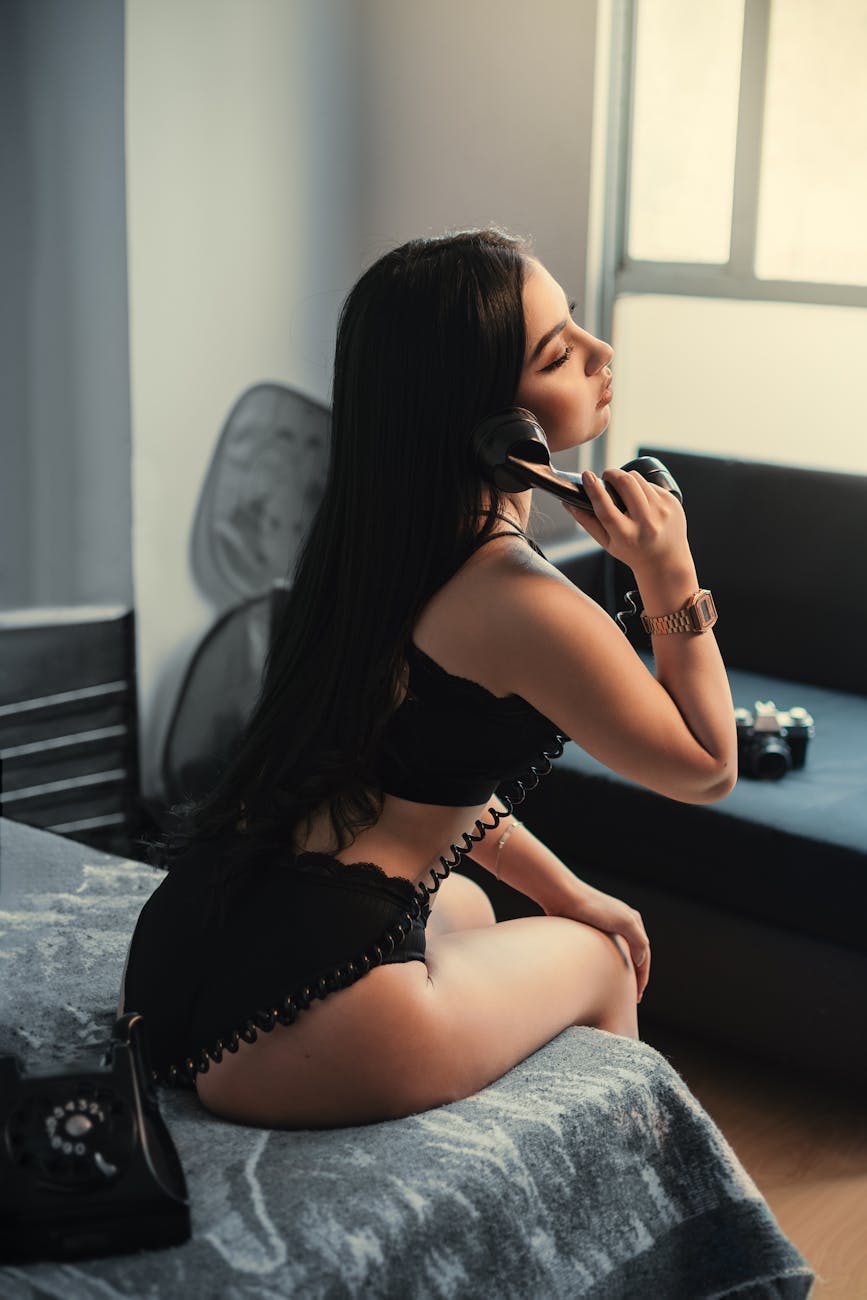Phone Sex Work: How It Works, How Much You Can Earn & Why It’s a Great Alternative to Webcam