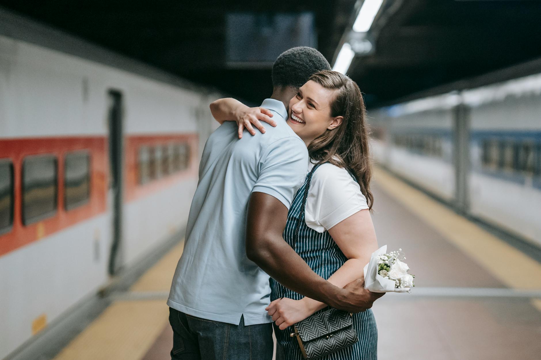 From Online to In-Person: How Webcam Modelling Can Lead to Paid Social Companionship Opportunities